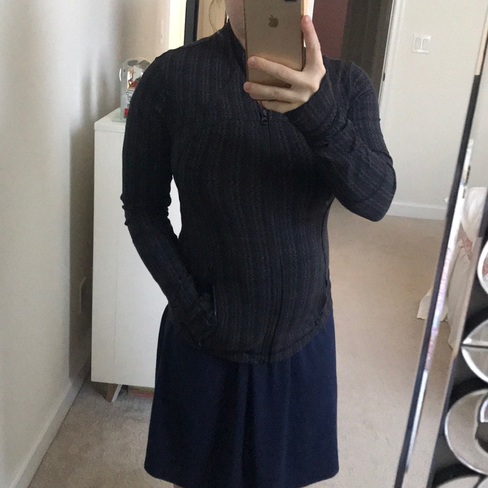 Lululemon jacket size 6